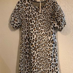 Short cheetah dress with puffy sleeves